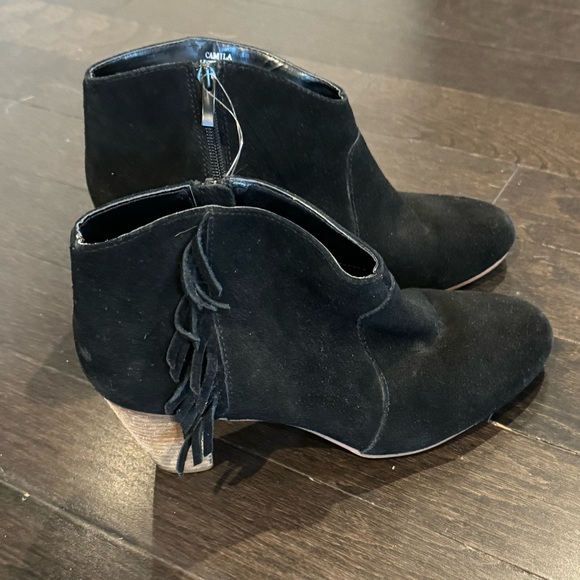Tahari camila black suede fringe booties - Picture 1 of 6
